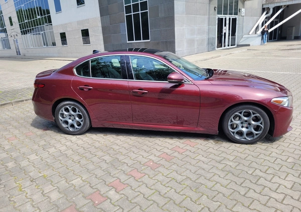 Alfa Romeo Giulia cena 71900 przebieg: 102000, rok produkcji 2017 z Brok małe 37